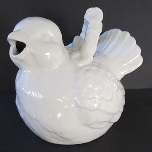 White Porcelain Chubby Bird Tea Pot Tht Designs